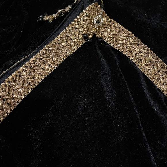 SOLD SOLD Black velvet stole or dupatta - Picture 2 of 4
